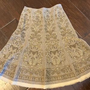 ELIE TAHARI sz 2 skirt perfect condition,like new.